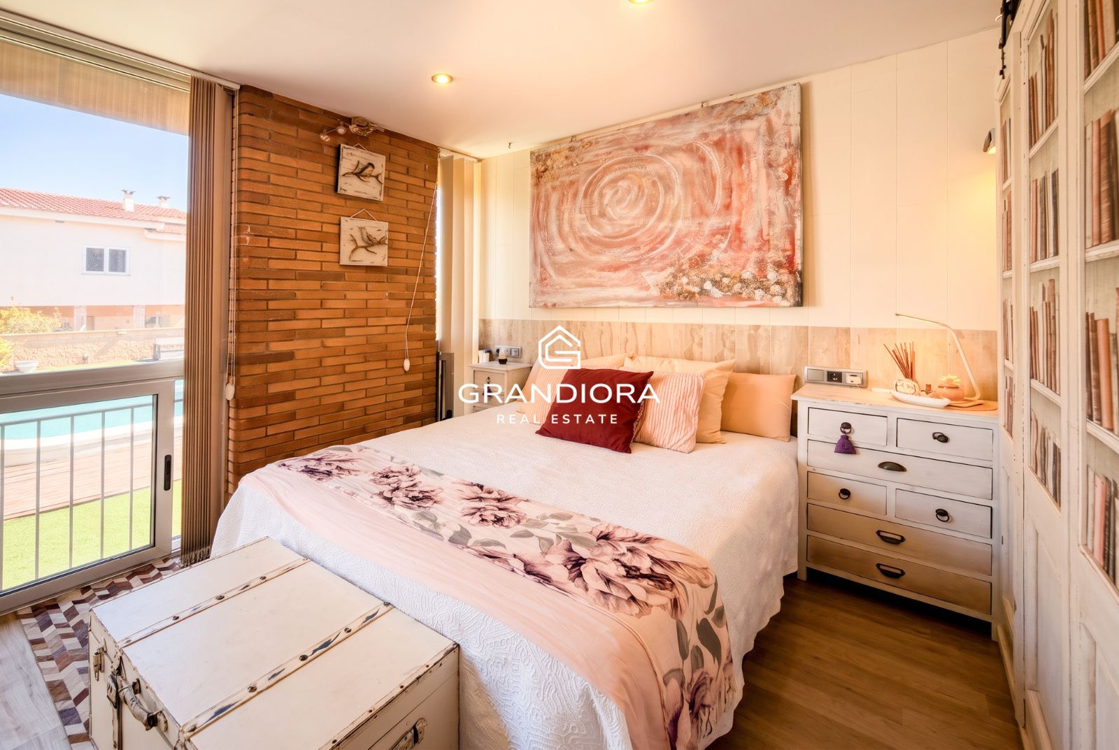 Casa independiente con piscina en Viladecans - Imagen 18