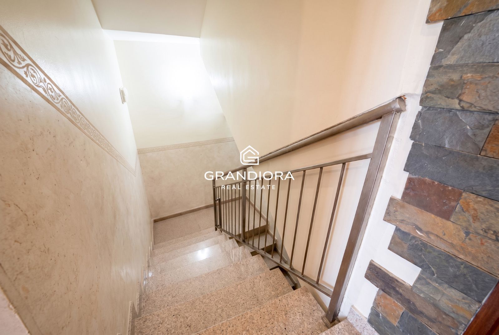Casa independiente con piscina en Viladecans - Imagen 34