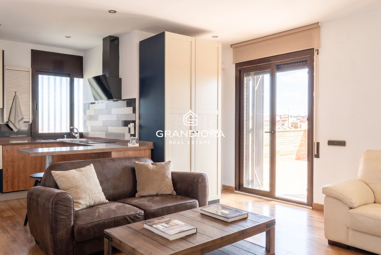 Casa independiente con piscina en Viladecans - Imagen 37