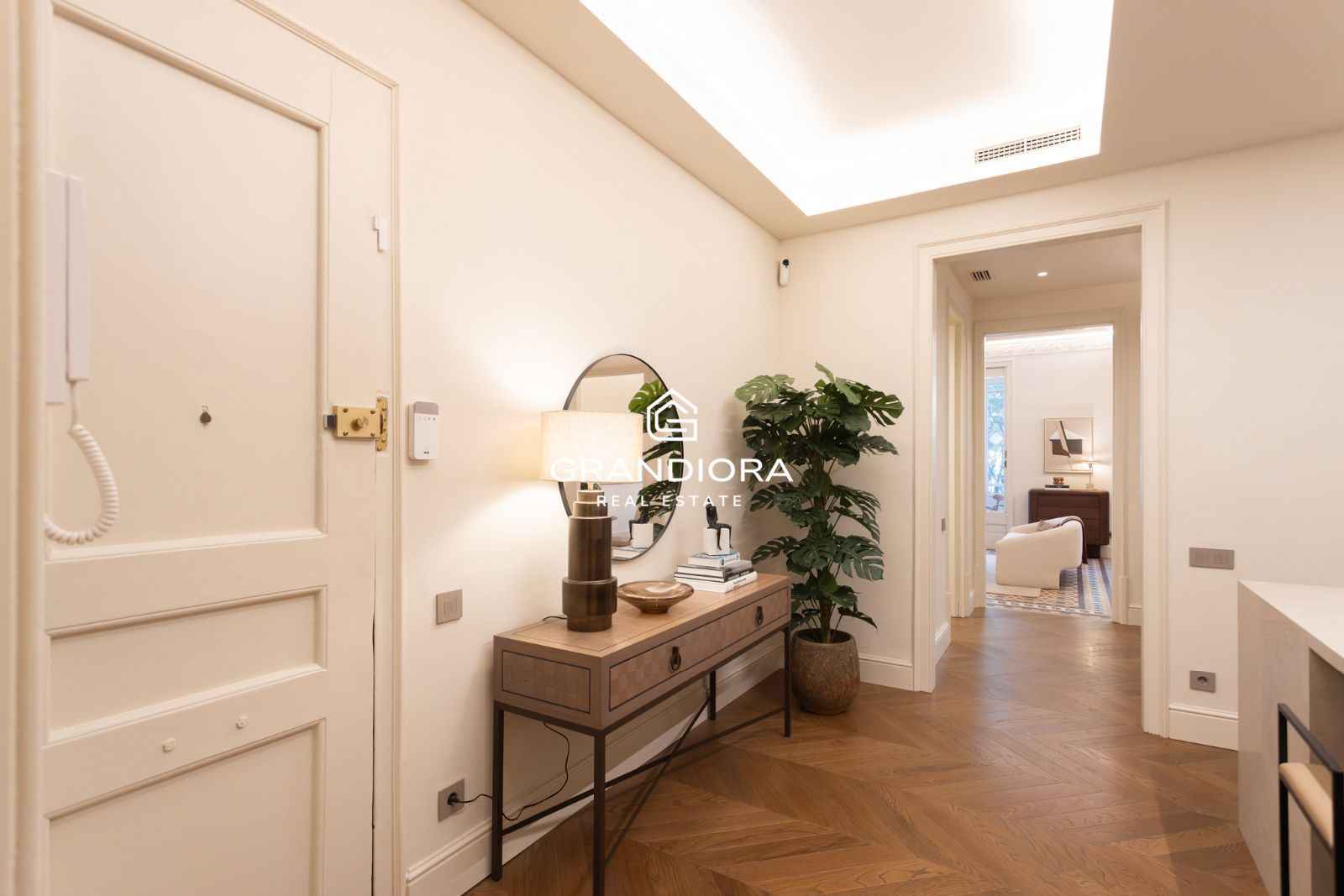 Preciosa vivienda reformada en Eixample Dreta - Imagen 19