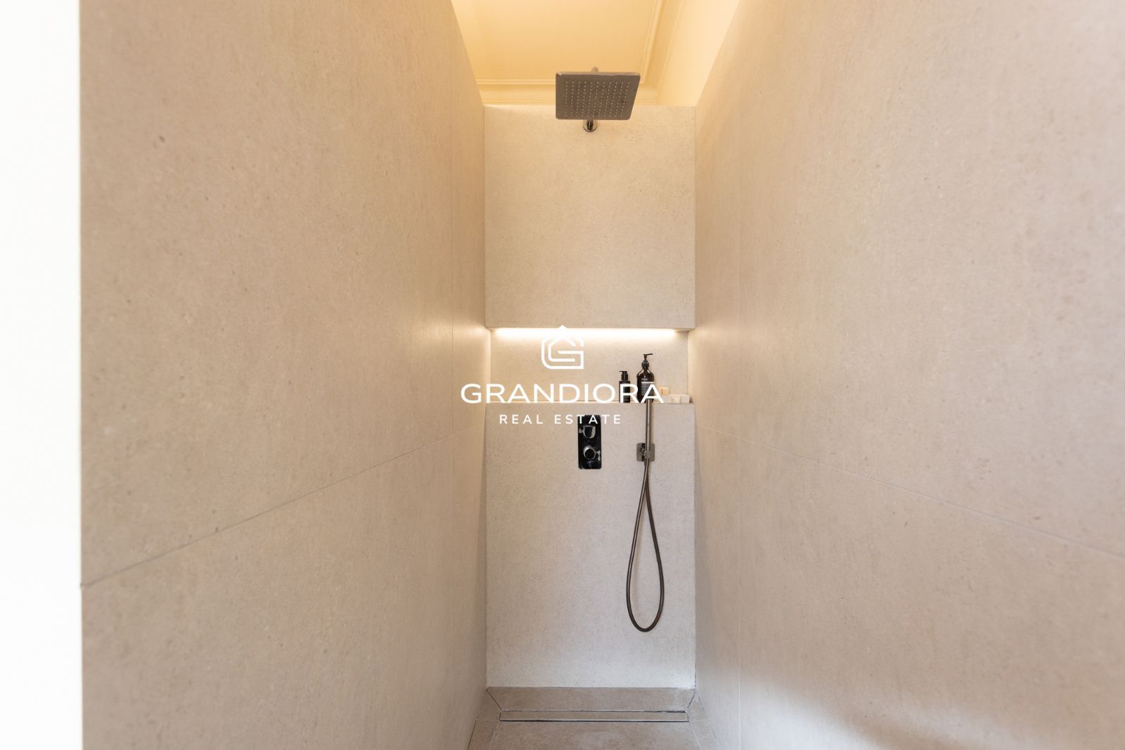 Preciosa vivienda reformada en Eixample Dreta - Imagen 48