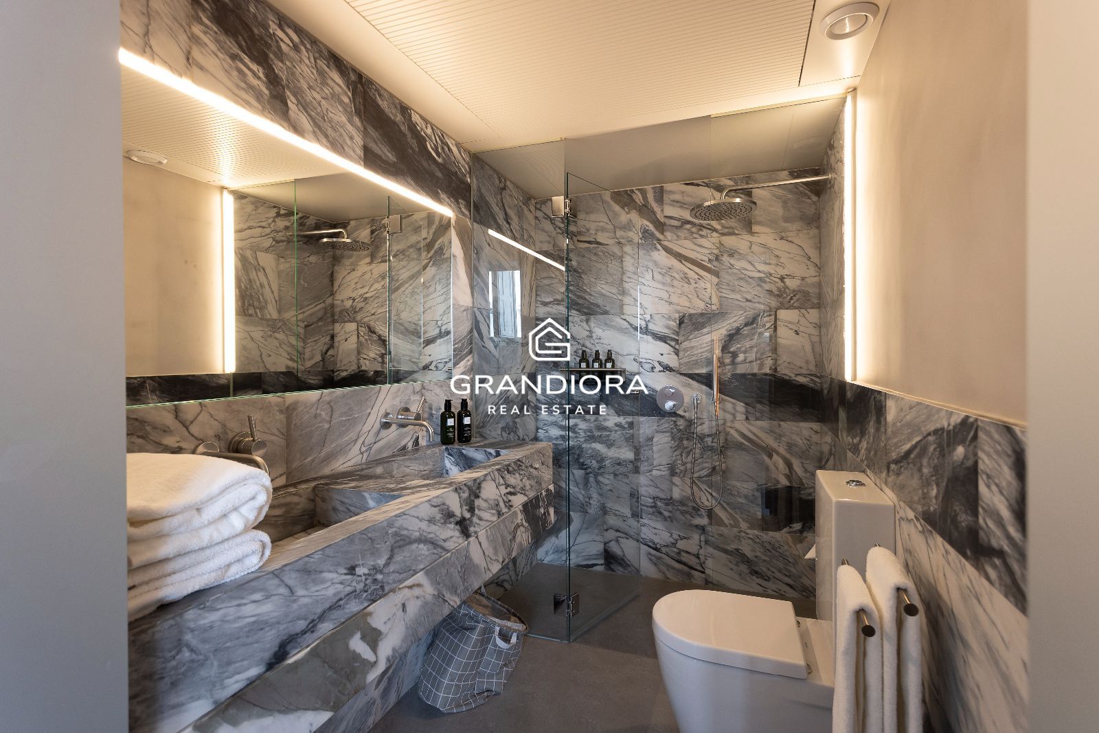 Vivienda de lujo de 245 m² con terraza privada en el Palau Moxó, Barrio Gótico - Imagen 9