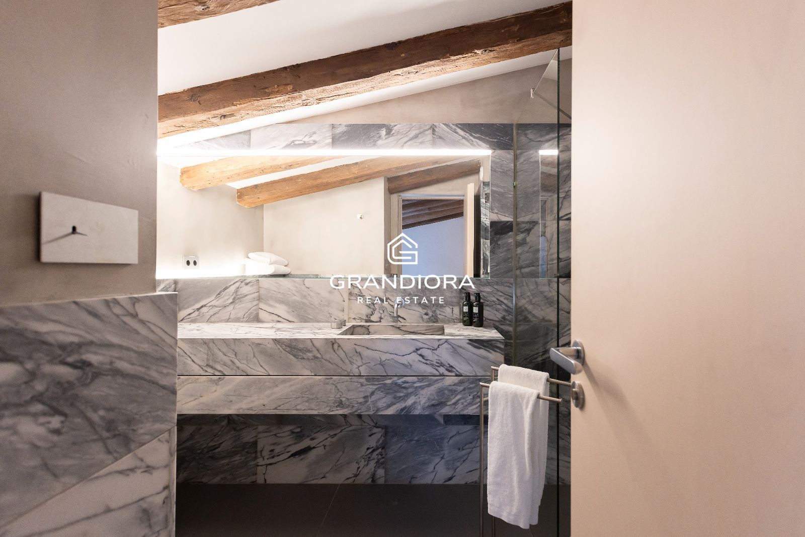 Vivienda de lujo de 245 m² con terraza privada en el Palau Moxó, Barrio Gótico - Imagen 34