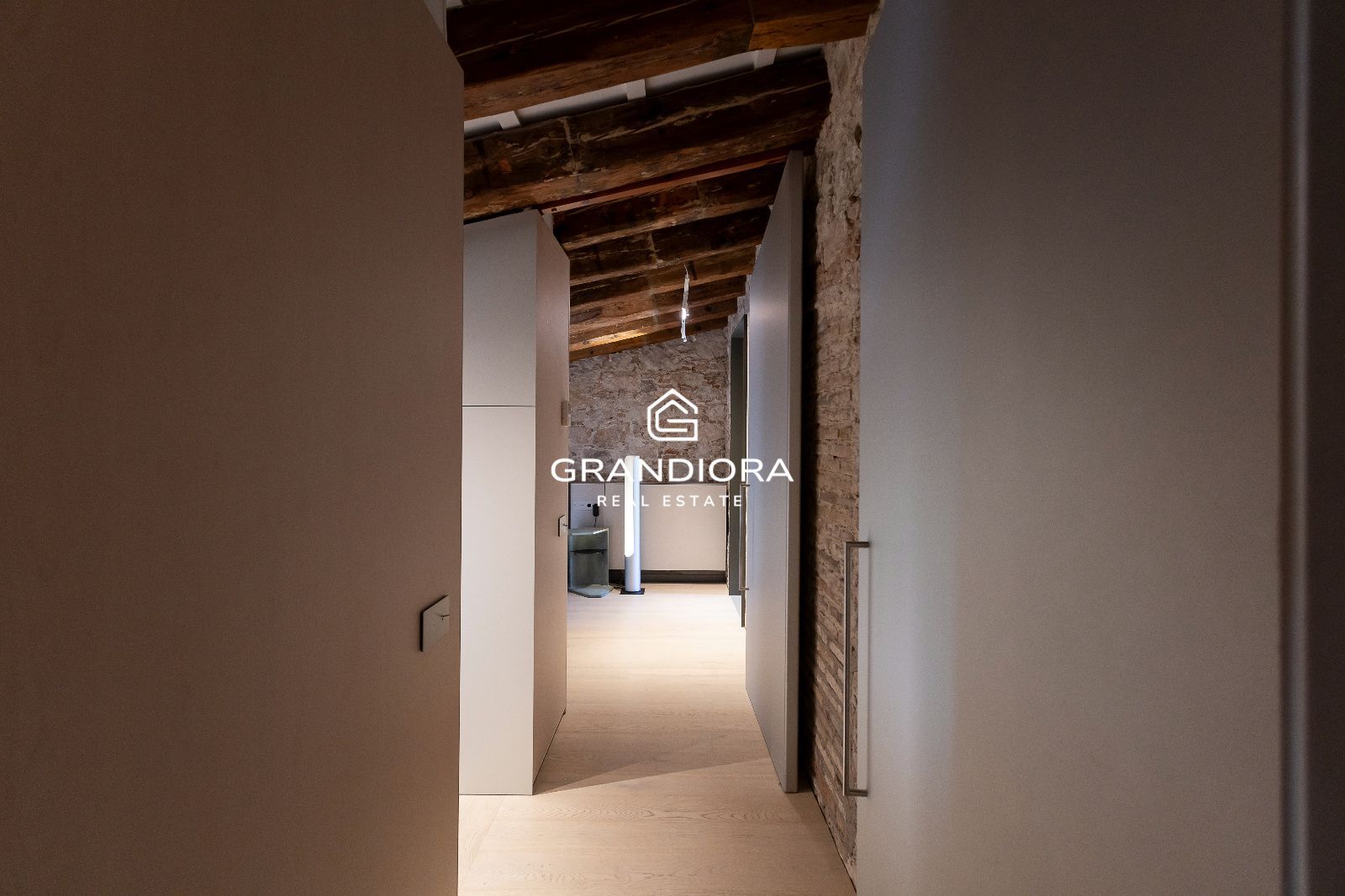 Vivienda de lujo de 245 m² con terraza privada en el Palau Moxó, Barrio Gótico - Imagen 38