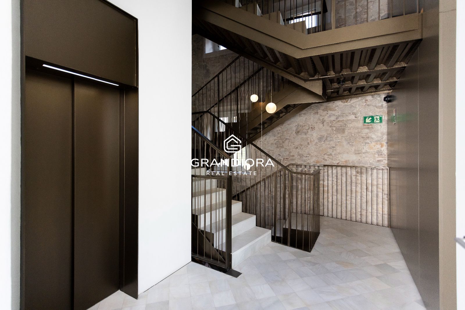Vivienda de lujo de 245 m² con terraza privada en el Palau Moxó, Barrio Gótico - Imagen 49