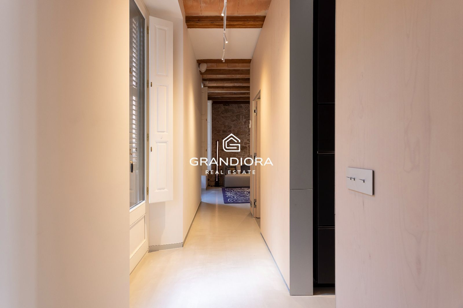 Dúplex de 150 m² con terraza y vistas a Sant Just en el Palau Moxó, Barrio Gótico - Imagen 13