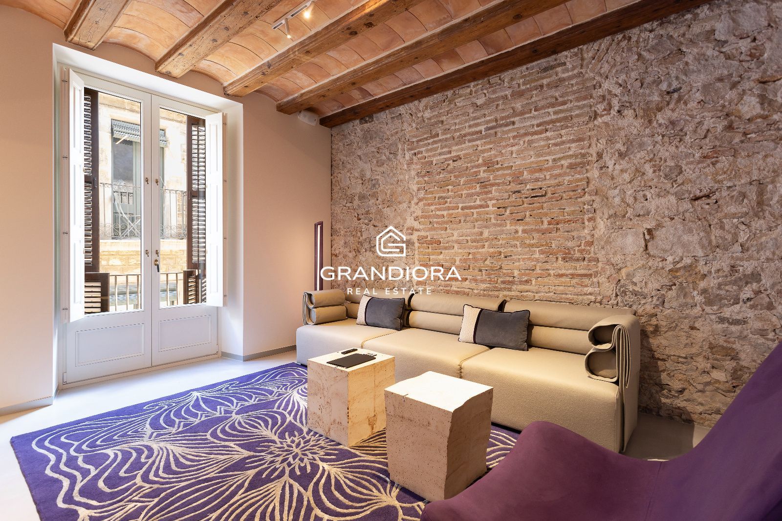 Dúplex de 150 m² con terraza y vistas a Sant Just en el Palau Moxó, Barrio Gótico - Imagen 1