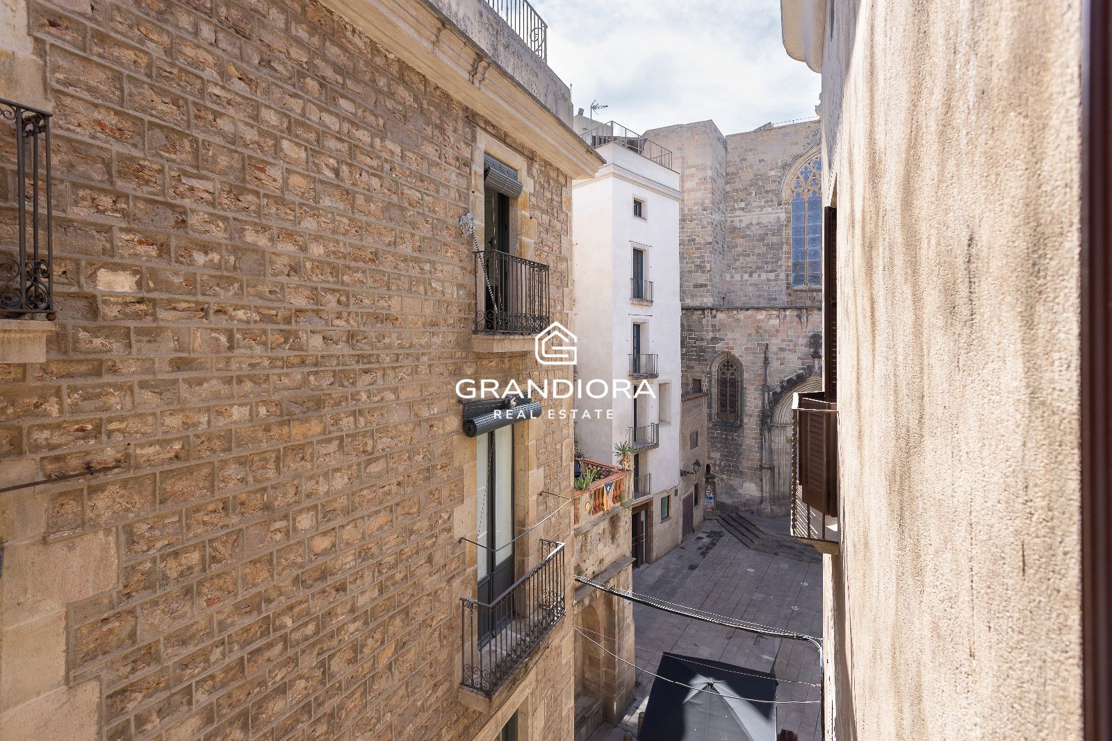 Dúplex de 150 m² con terraza y vistas a Sant Just en el Palau Moxó, Barrio Gótico - Imagen 6