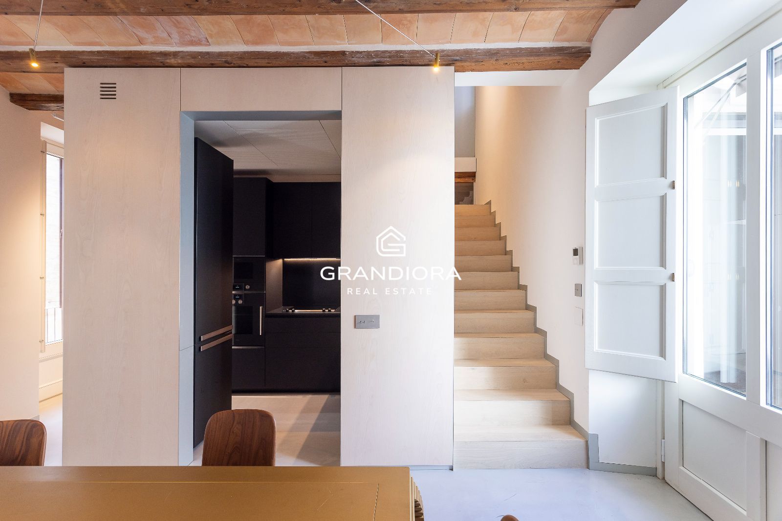 Dúplex de 150 m² con terraza y vistas a Sant Just en el Palau Moxó, Barrio Gótico - Imagen 18