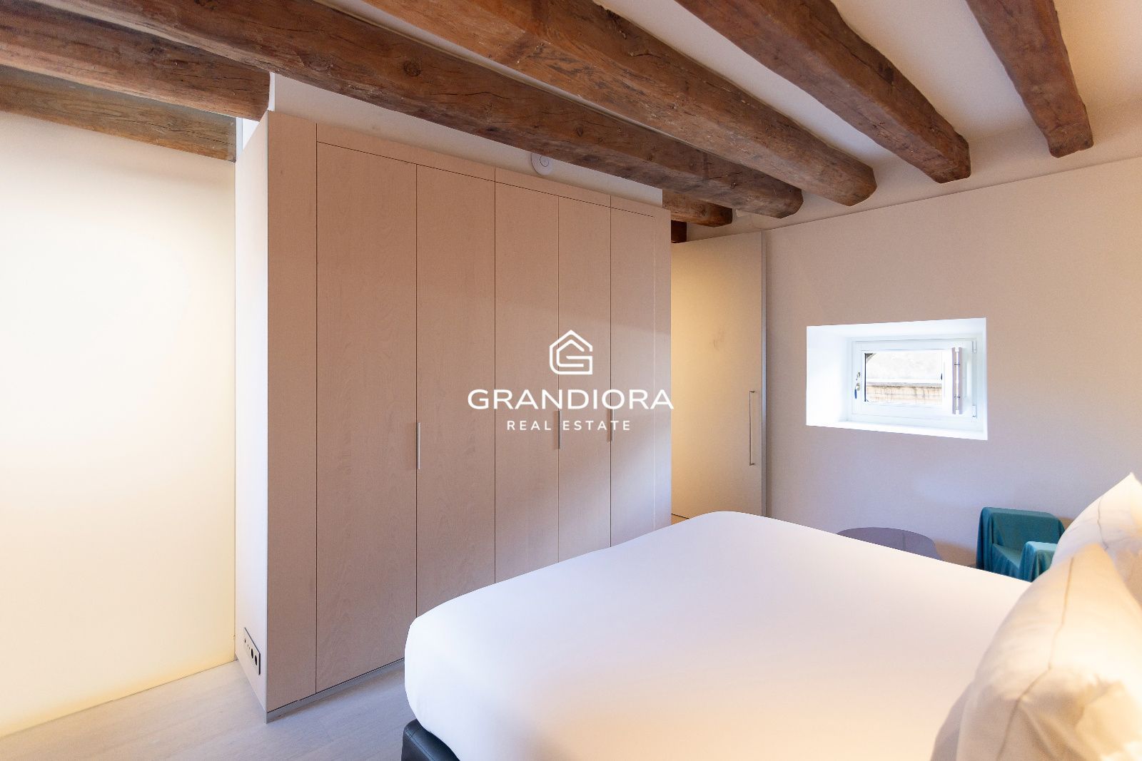 Dúplex de 150 m² con terraza y vistas a Sant Just en el Palau Moxó, Barrio Gótico - Imagen 27