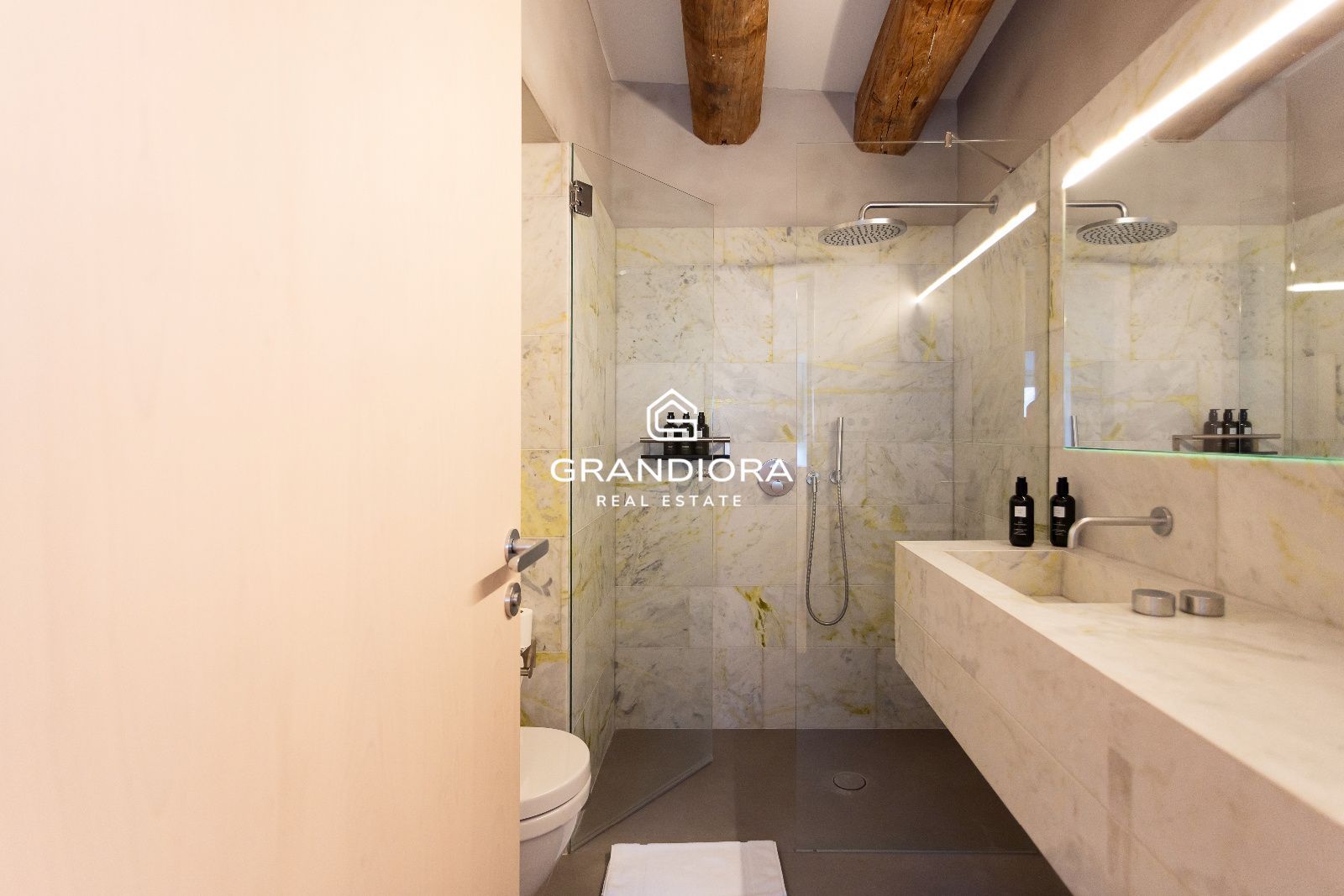 Dúplex de 150 m² con terraza y vistas a Sant Just en el Palau Moxó, Barrio Gótico - Imagen 36