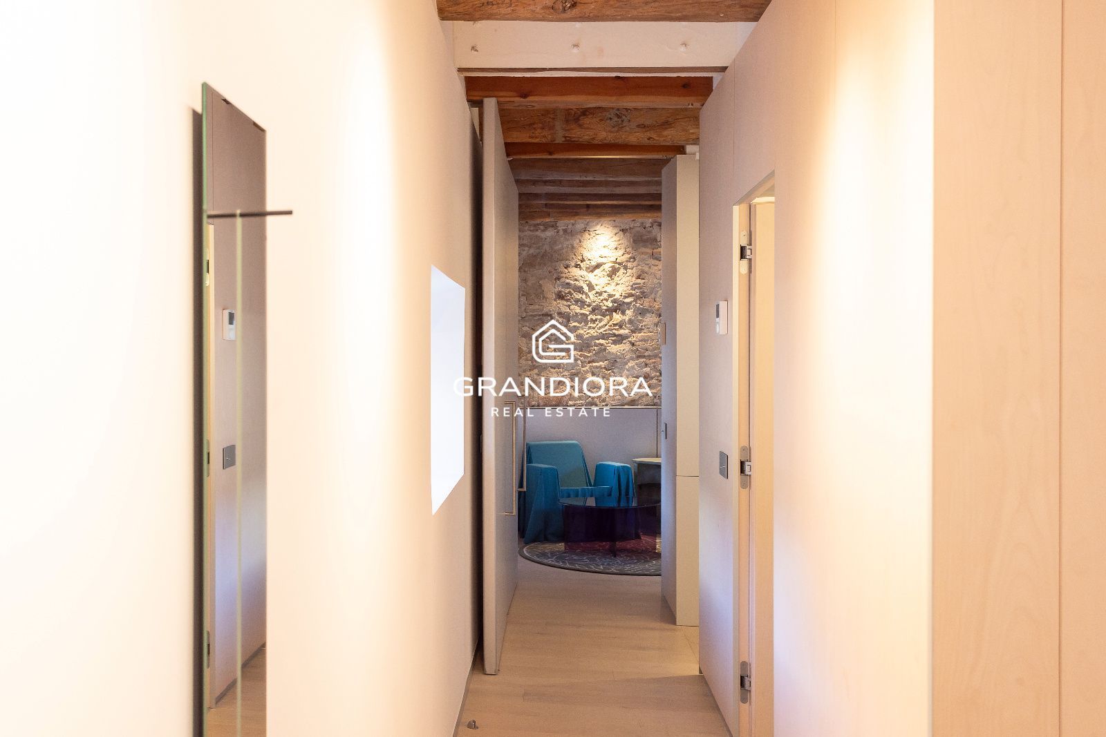 Dúplex de 150 m² con terraza y vistas a Sant Just en el Palau Moxó, Barrio Gótico - Imagen 20