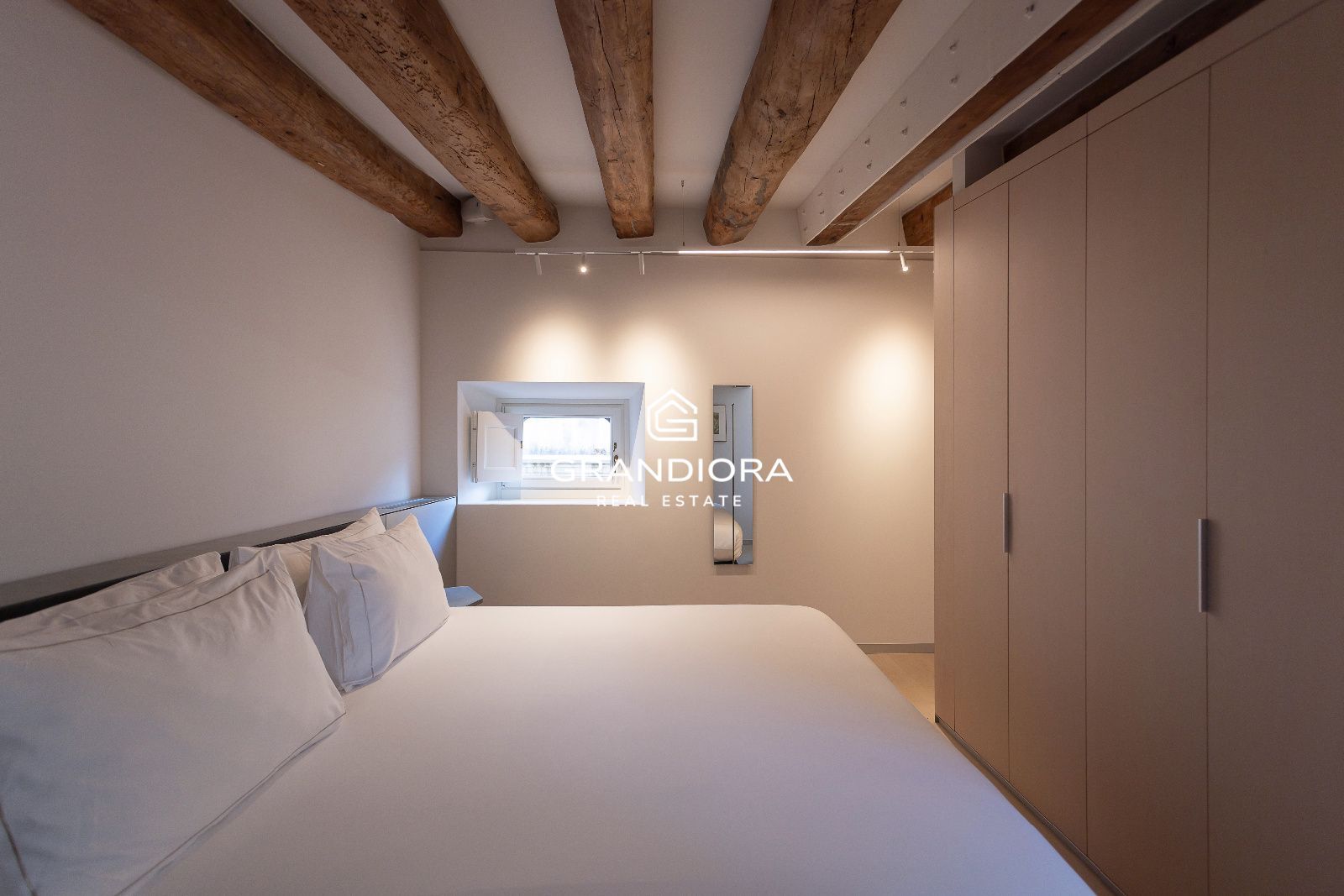 Dúplex de 150 m² con terraza y vistas a Sant Just en el Palau Moxó, Barrio Gótico - Imagen 30