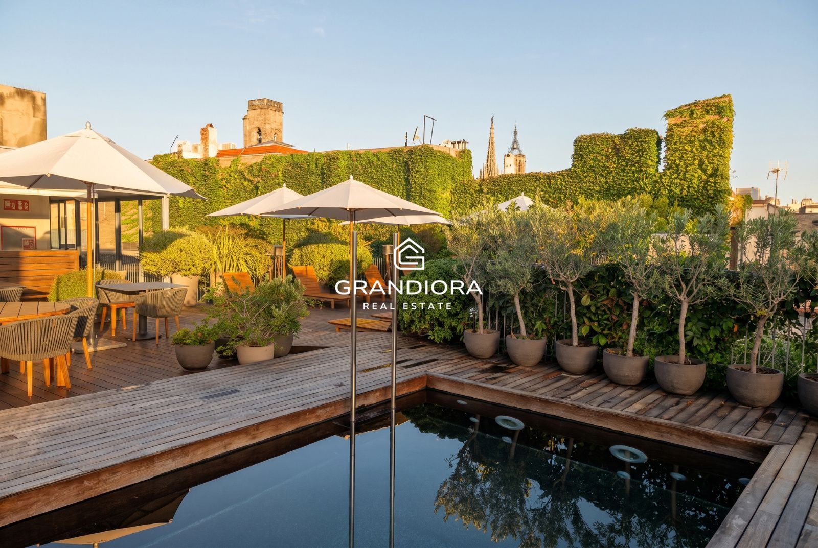 Dúplex de 150 m² con terraza y vistas a Sant Just en el Palau Moxó, Barrio Gótico - Imagen 46