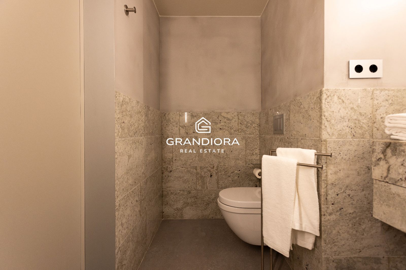 Dúplex de 190 m² con terraza de 35 m² en el Palau Moxó, Barrio Gótico - Imagen 18