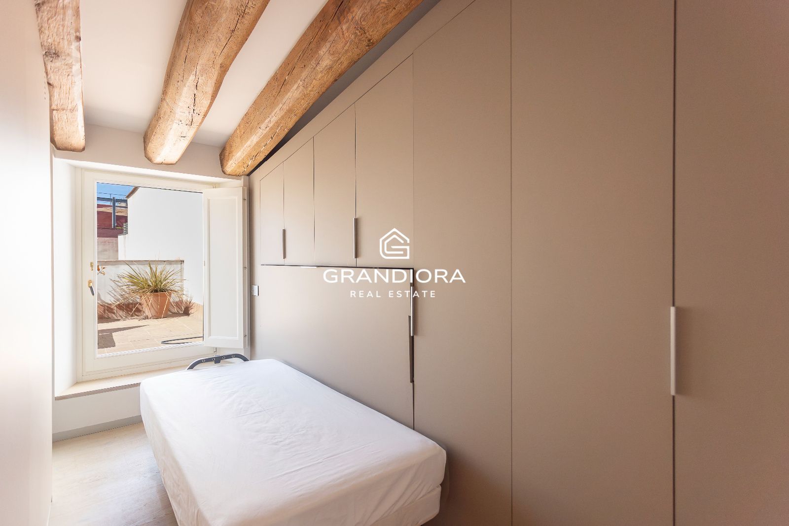 Dúplex de 190 m² con terraza de 35 m² en el Palau Moxó, Barrio Gótico - Imagen 35