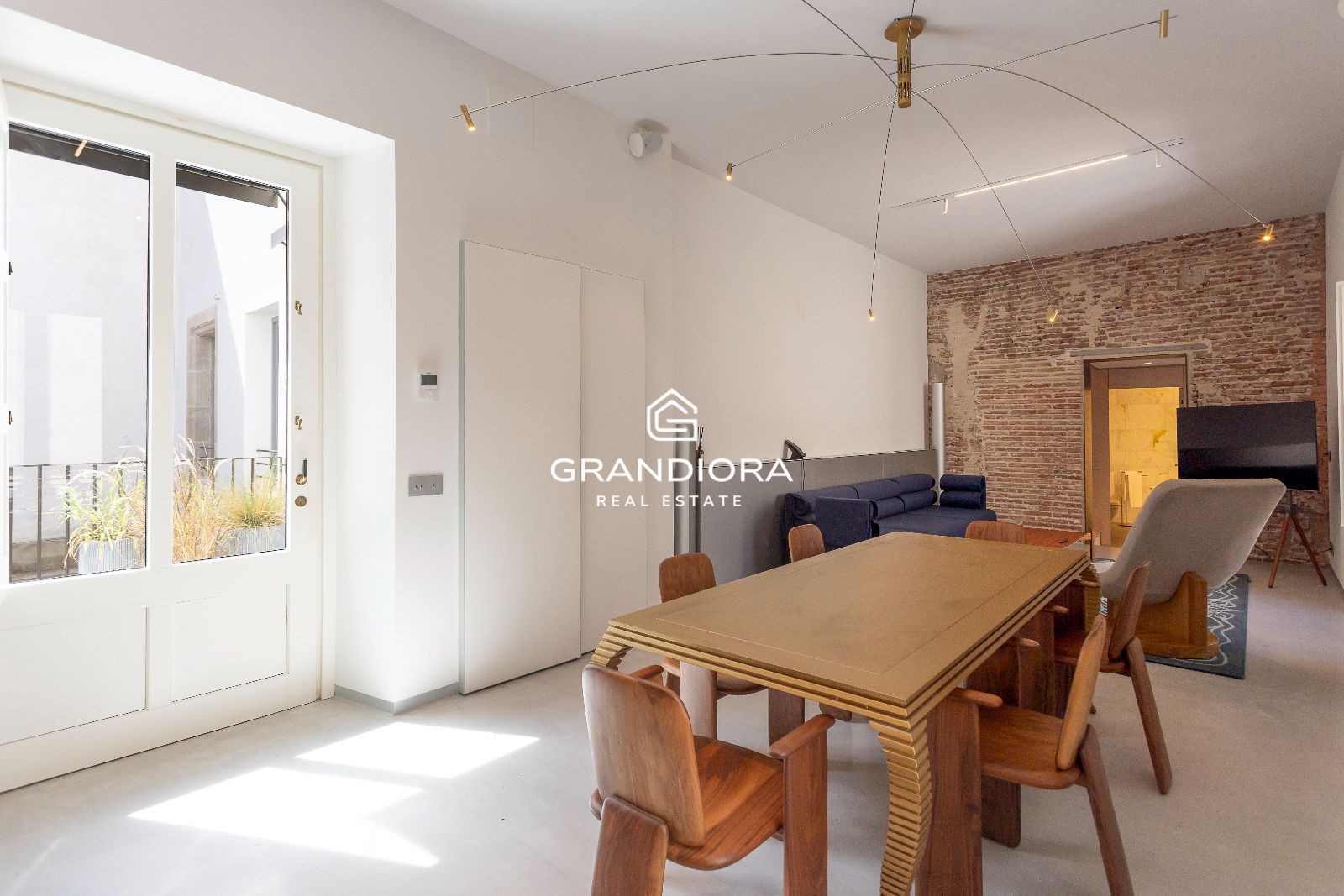 Dúplex tipo loft de 140 m² con patio privado en el Palau Moxó, Barrio Gótico - Imagen 5