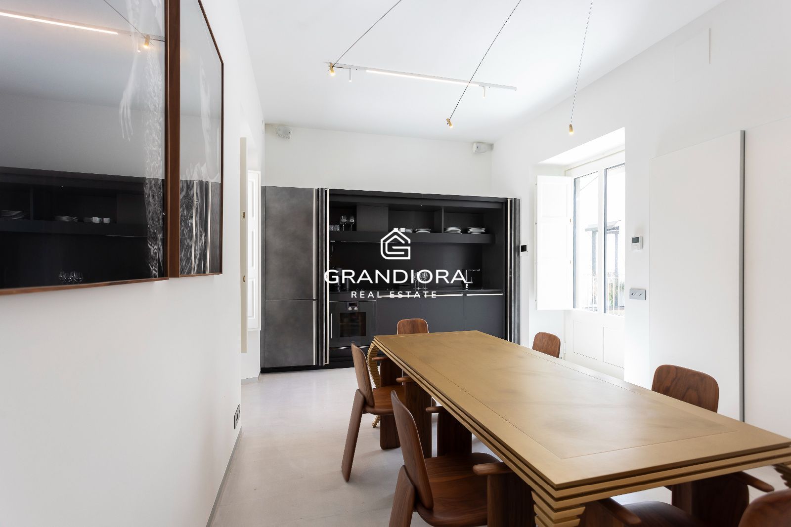 Dúplex tipo loft de 140 m² con patio privado en el Palau Moxó, Barrio Gótico - Imagen 6