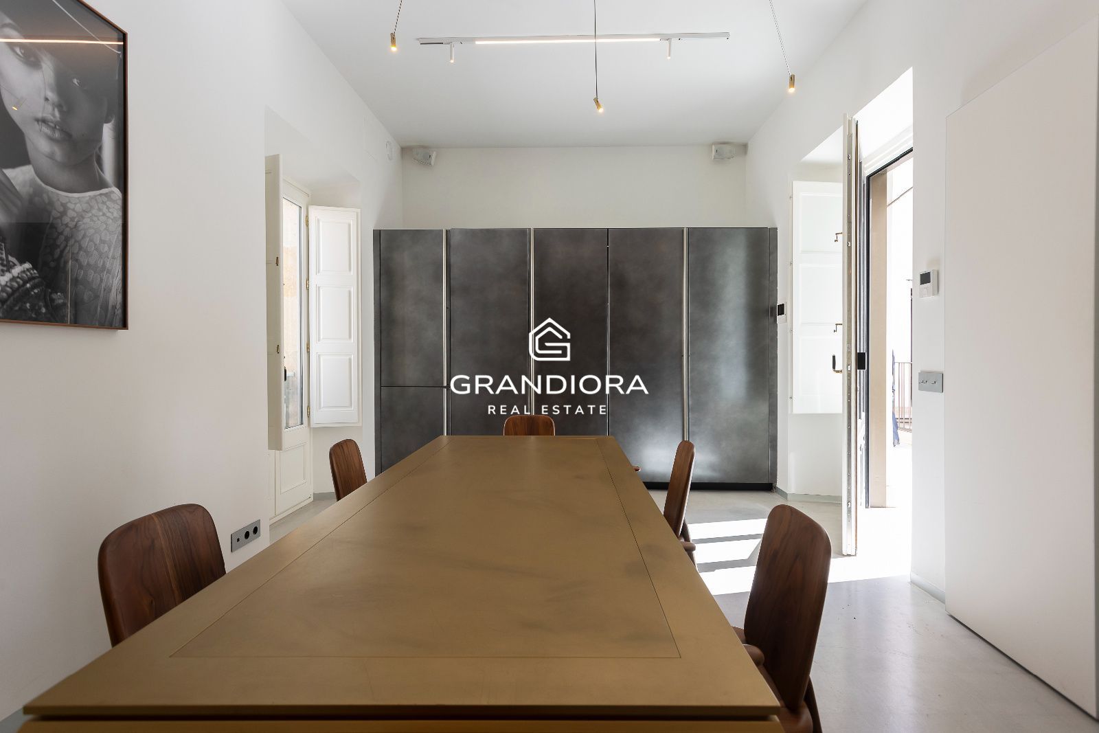 Dúplex tipo loft de 140 m² con patio privado en el Palau Moxó, Barrio Gótico - Imagen 8