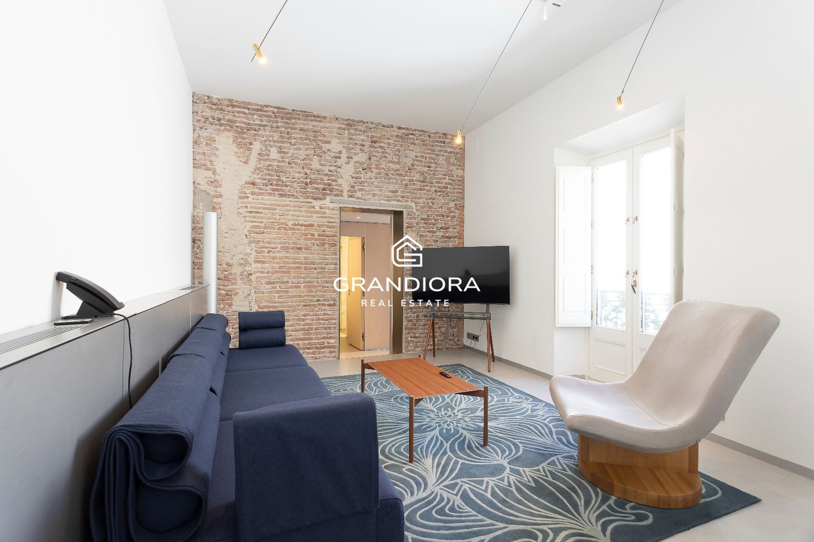 Dúplex tipo loft de 140 m² con patio privado en el Palau Moxó, Barrio Gótico - Imagen 12