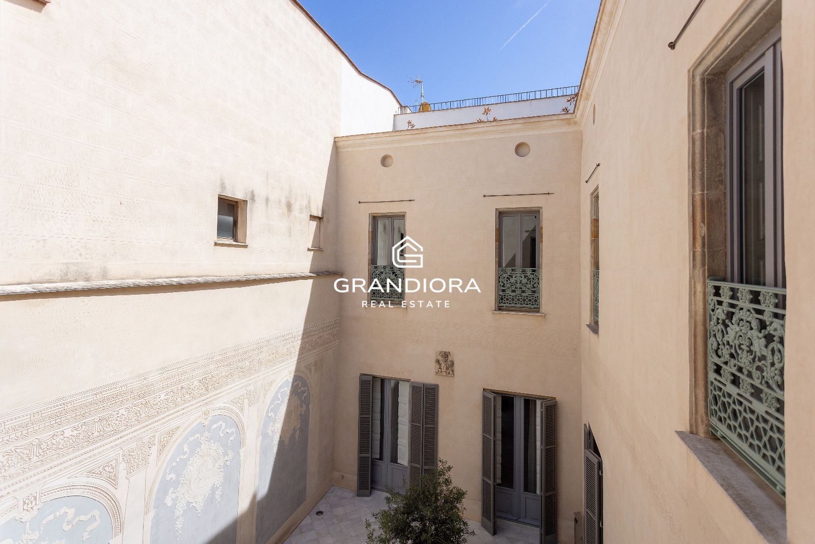 Dúplex tipo loft de 140 m² con patio privado en el Palau Moxó, Barrio Gótico - Imagen 26