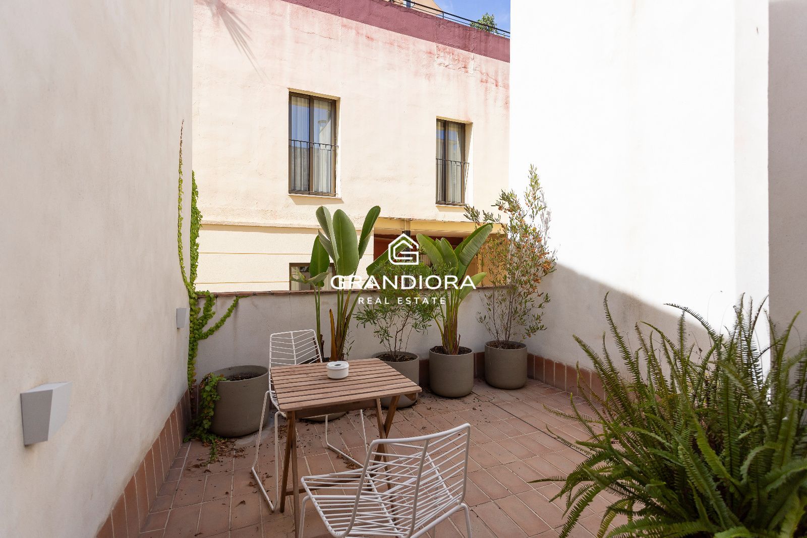 Dúplex tipo loft de 140 m² con patio privado en el Palau Moxó, Barrio Gótico - Imagen 21
