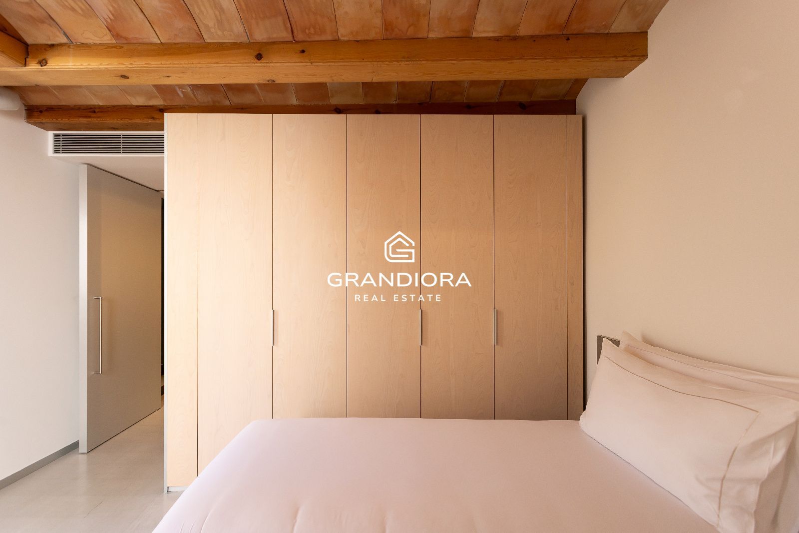 Dúplex tipo loft de 140 m² con patio privado en el Palau Moxó, Barrio Gótico - Imagen 24