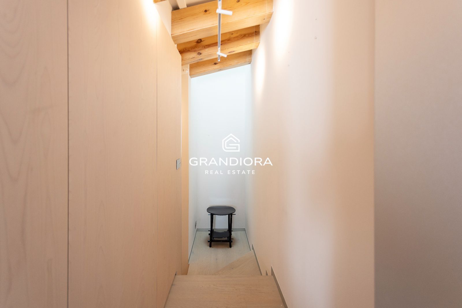 Dúplex tipo loft de 140 m² con patio privado en el Palau Moxó, Barrio Gótico - Imagen 28