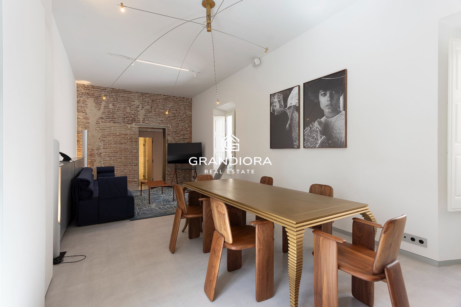 Dúplex tipo loft de 140 m² con patio privado en el Palau Moxó, Barrio Gótico - Imagen 4