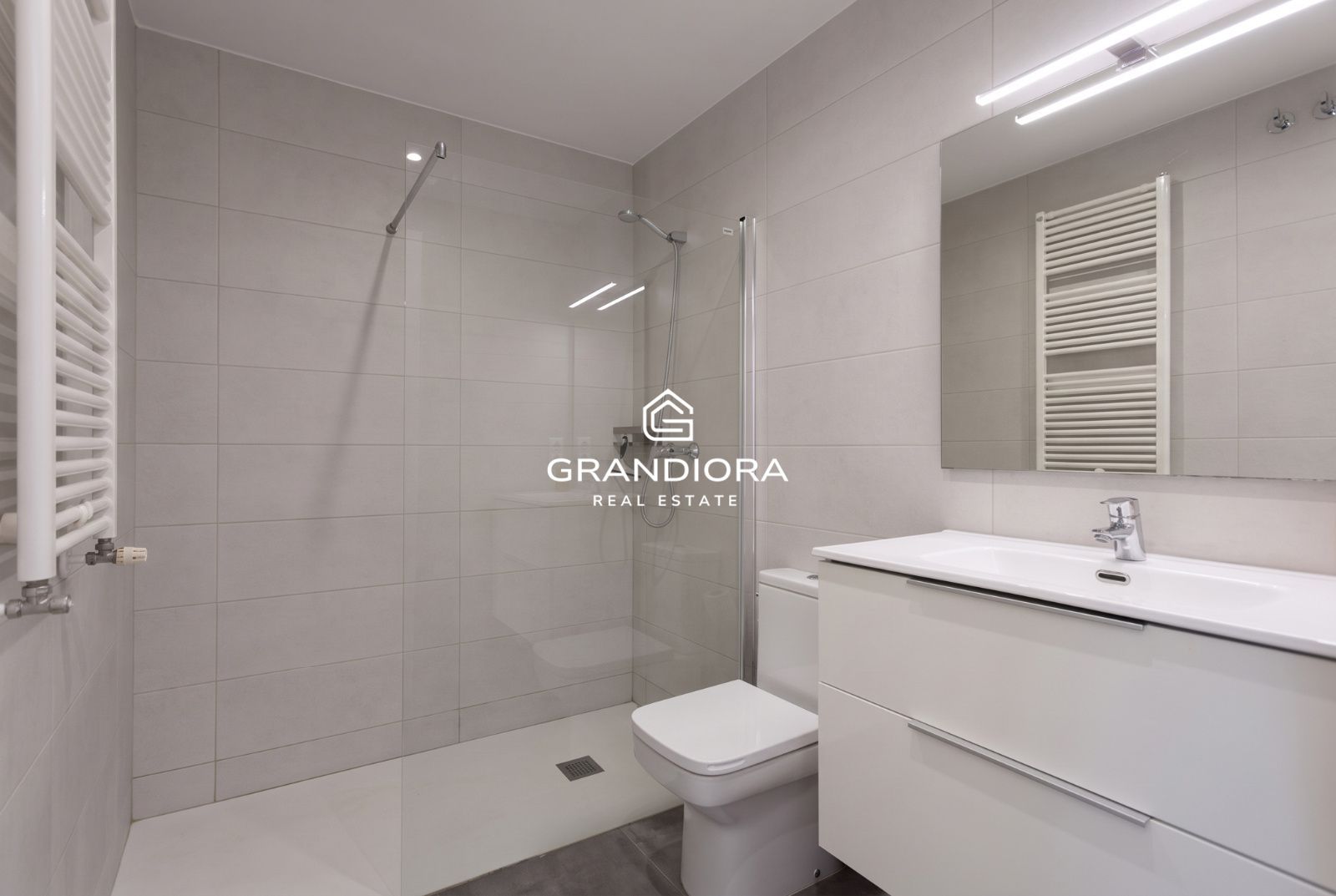 ÁTICO DÚPLEX CON PISCINA PRIVADA EN EL CENTRO DE ARENYS DE MUNT - Imagen 28