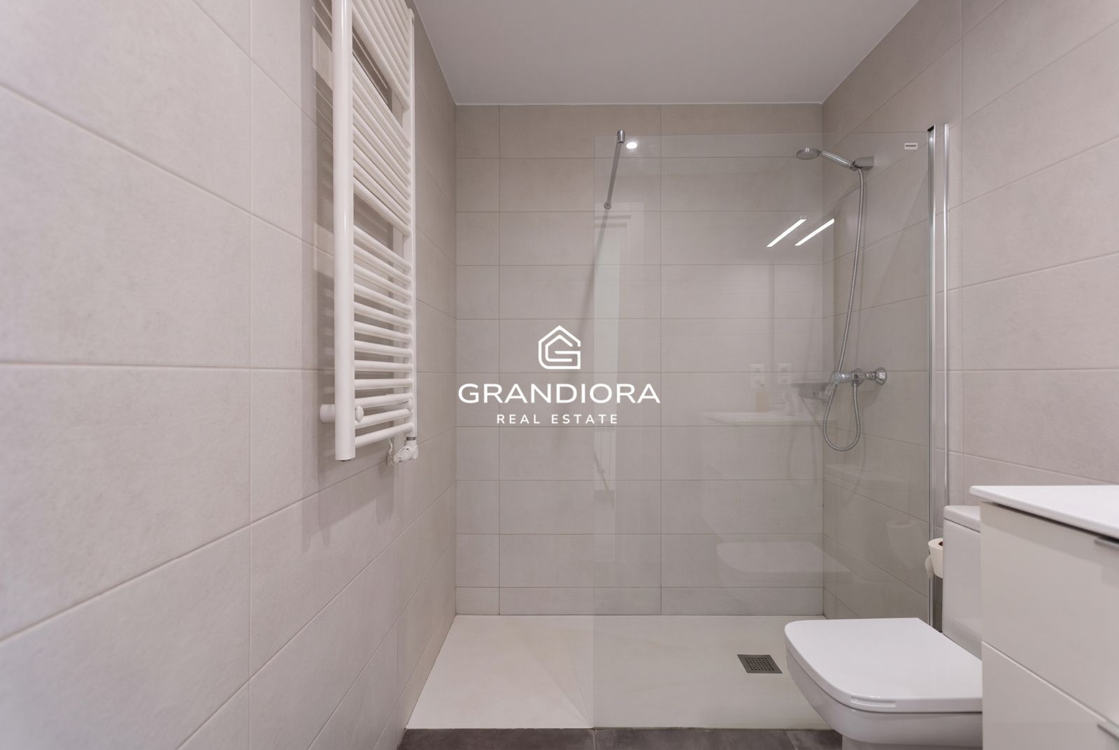 ÁTICO DÚPLEX CON PISCINA PRIVADA EN EL CENTRO DE ARENYS DE MUNT - Imagen 29