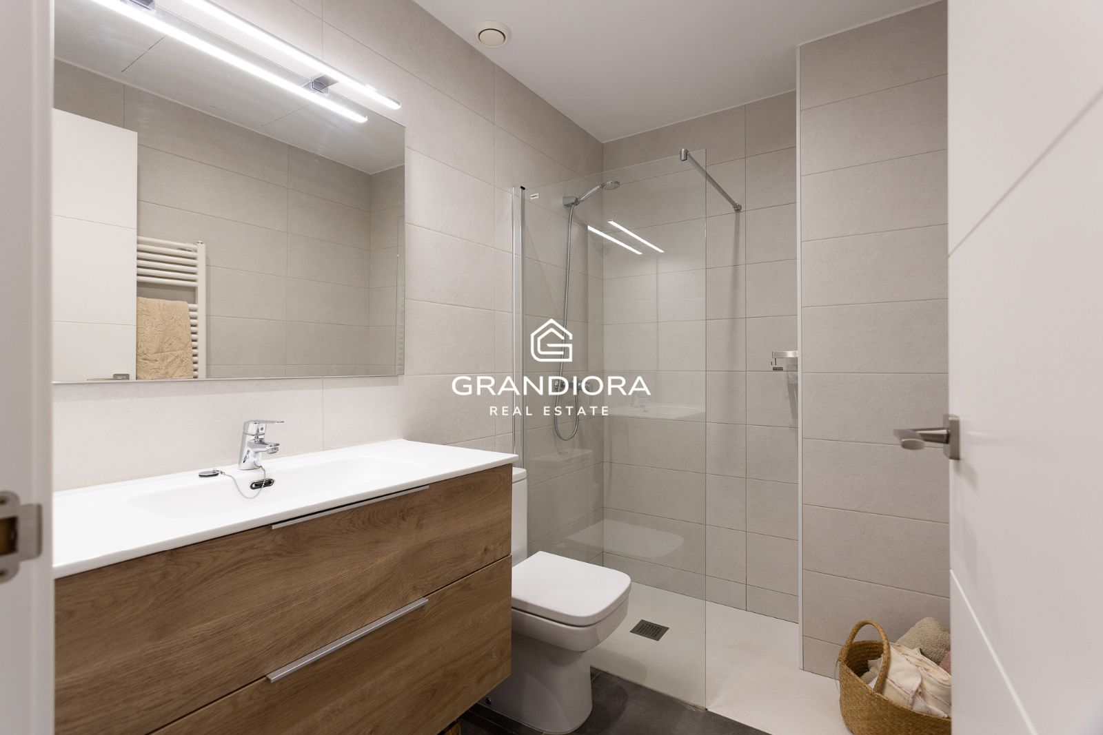 ÁTICO DÚPLEX CON PISCINA PRIVADA EN EL CENTRO DE ARENYS DE MUNT - Imagen 30