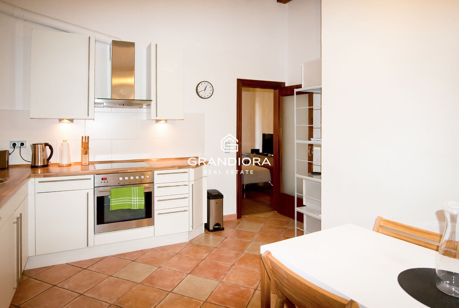 Alquiler amueblado en El Born · 2 habitaciones, bóveda catalana y mucha luz - Imagen 5