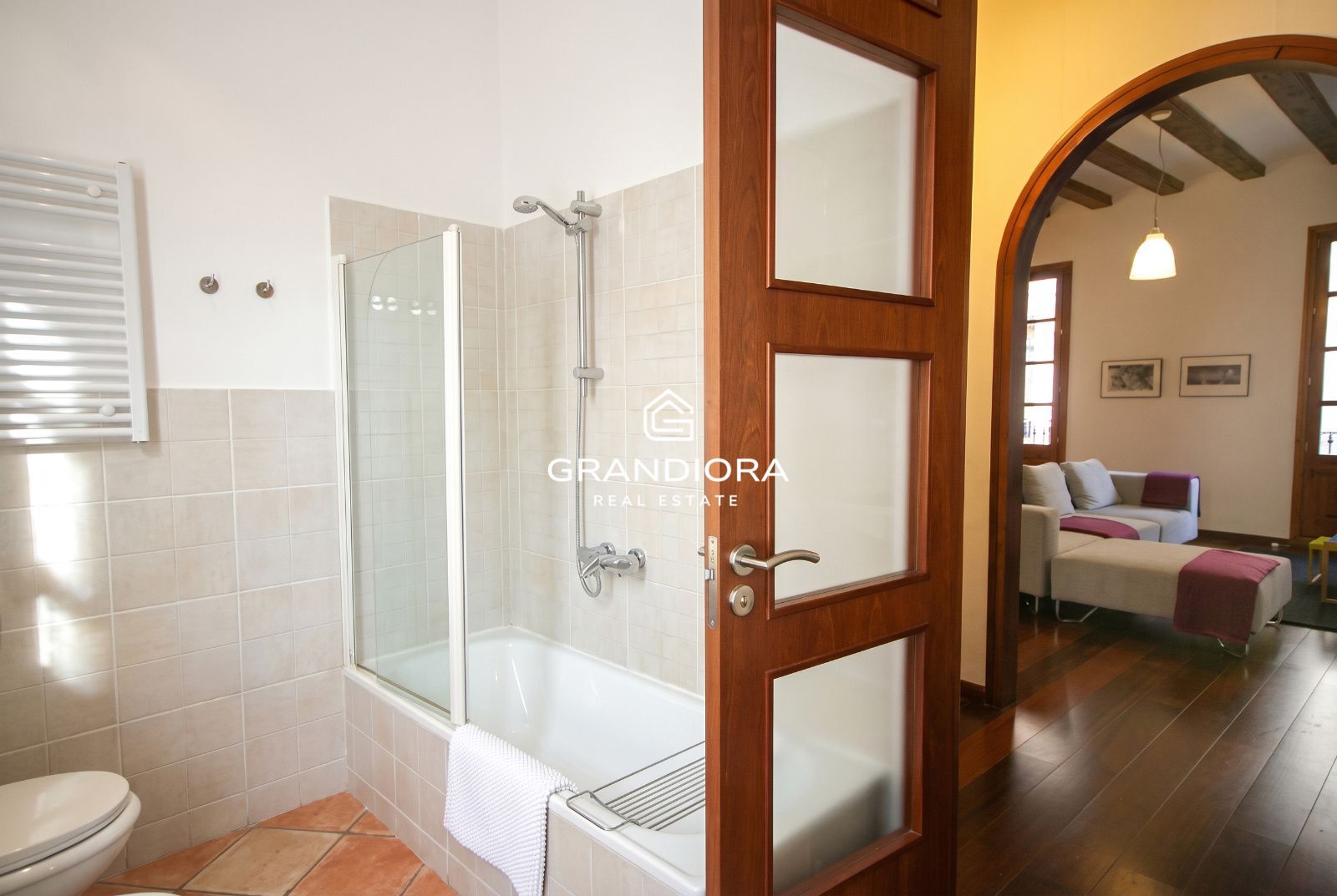 Alquiler amueblado en El Born · 2 habitaciones, bóveda catalana y mucha luz - Imagen 10