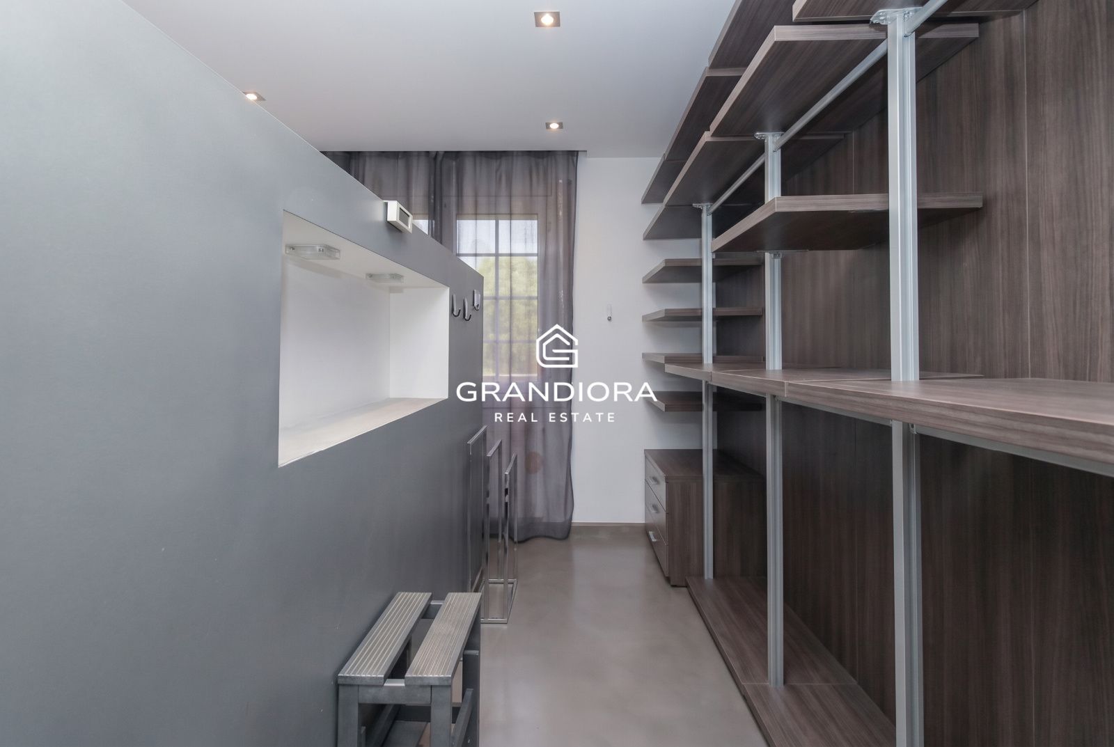 Espectacular vivienda unifamiliar de diseño con piscina climatizada y vistas al Tibidabo en Barberà del Vallès - Imagen 19
