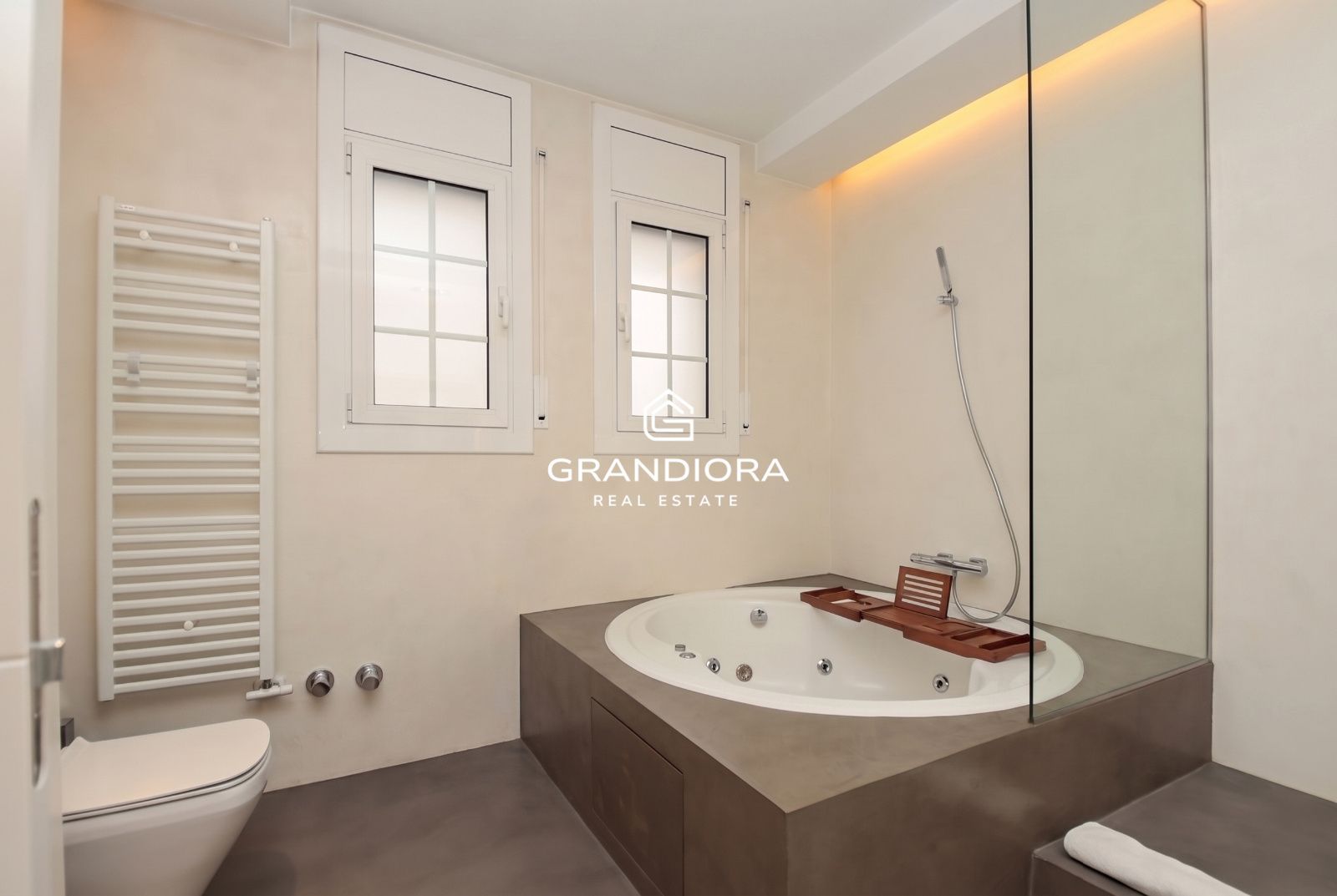 Espectacular vivienda unifamiliar de diseño con piscina climatizada y vistas al Tibidabo en Barberà del Vallès - Imagen 20
