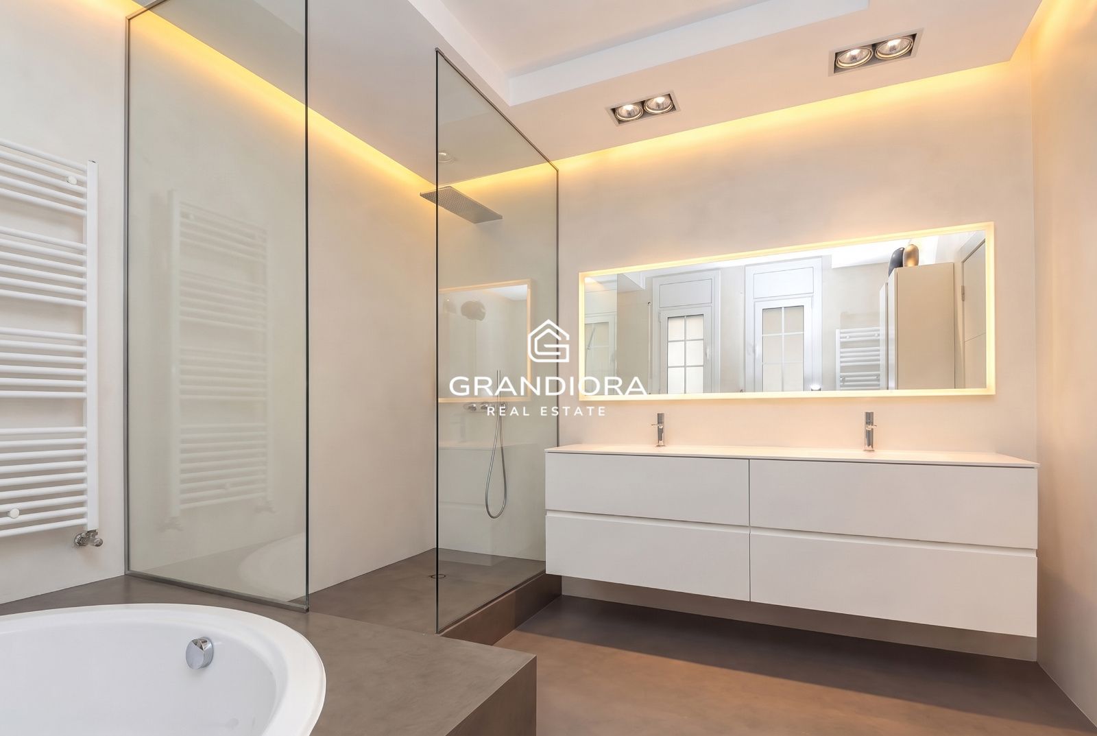 Espectacular vivienda unifamiliar de diseño con piscina climatizada y vistas al Tibidabo en Barberà del Vallès - Imagen 21