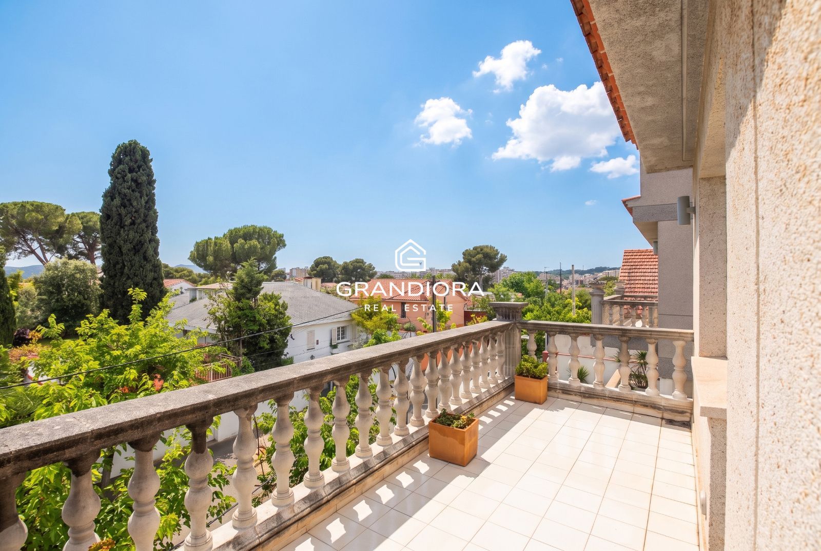 Espectacular vivienda unifamiliar de diseño con piscina climatizada y vistas al Tibidabo en Barberà del Vallès - Imagen 32