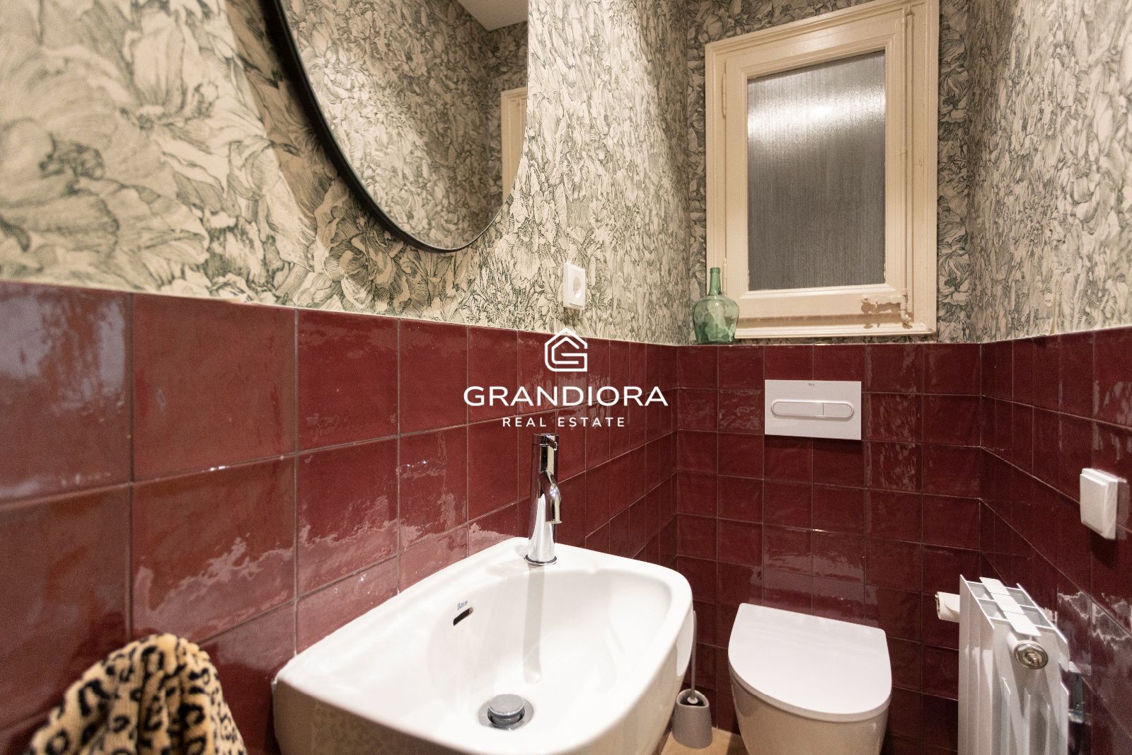 Piso amueblado de 4 habitaciones con acabados premium en la zona alta de Barcelona - Imagen 29