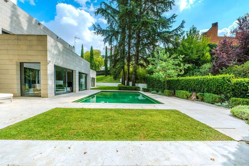 Detached Villa for sale Madrid. Ref: 1354. The Selection Homes