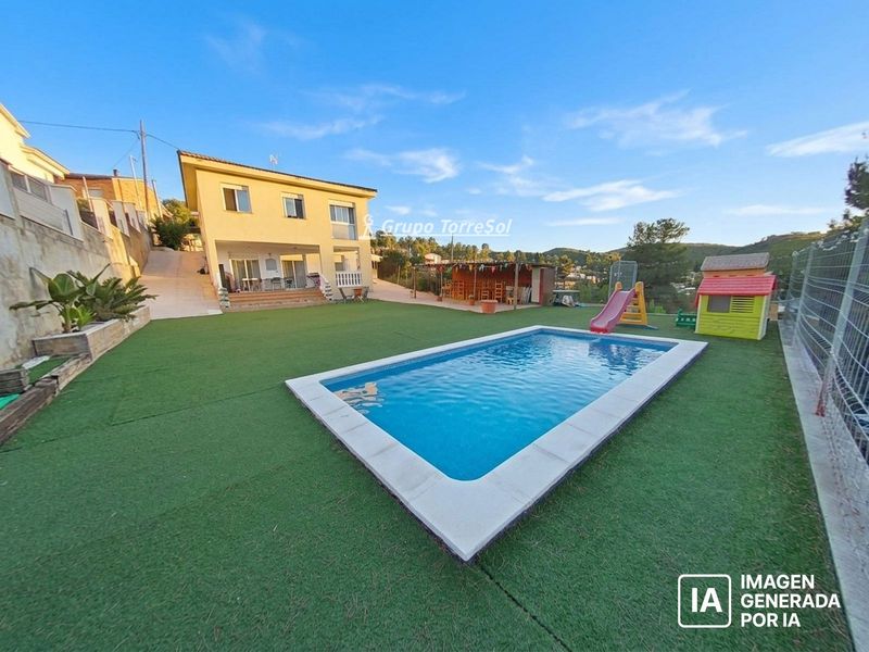 Chalet Independiente en venta La Bisbal del Penedes, Tarragona. Ref: 11311. Grupo Torresol