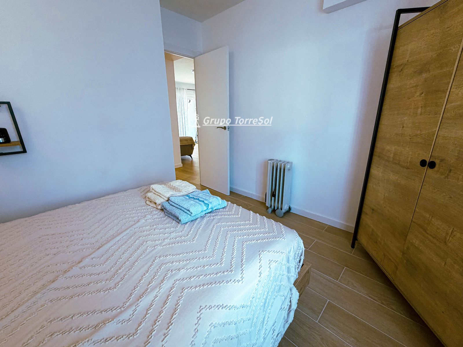 Habitación - Piso reformado en Calafell con salida al mar