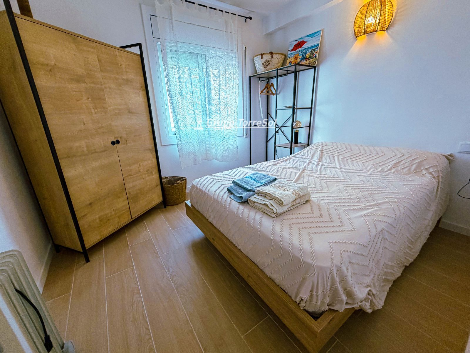 Habitación - Piso reformado en Calafell con salida al mar