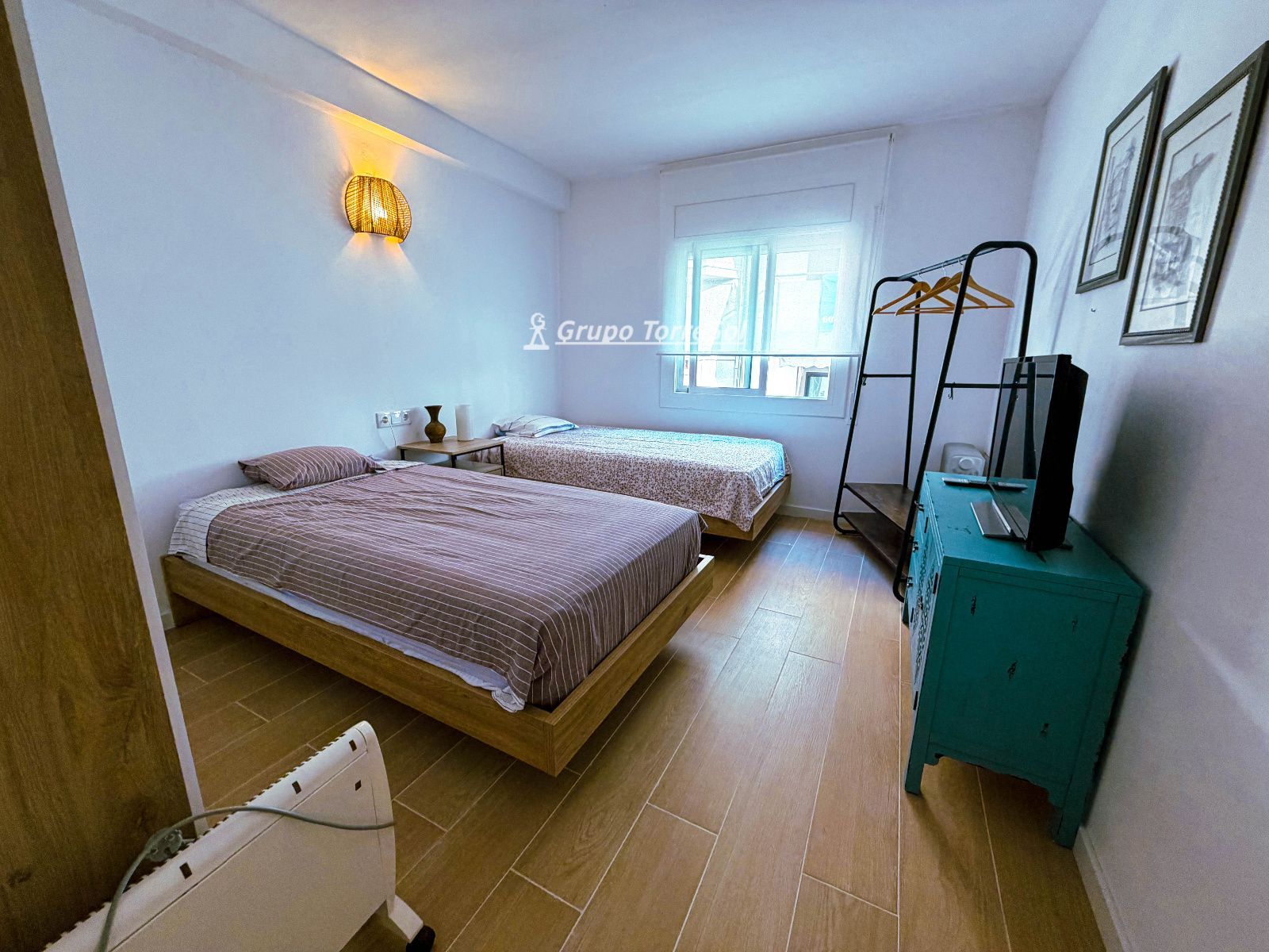 Habitación - Piso reformado en Calafell con salida al mar