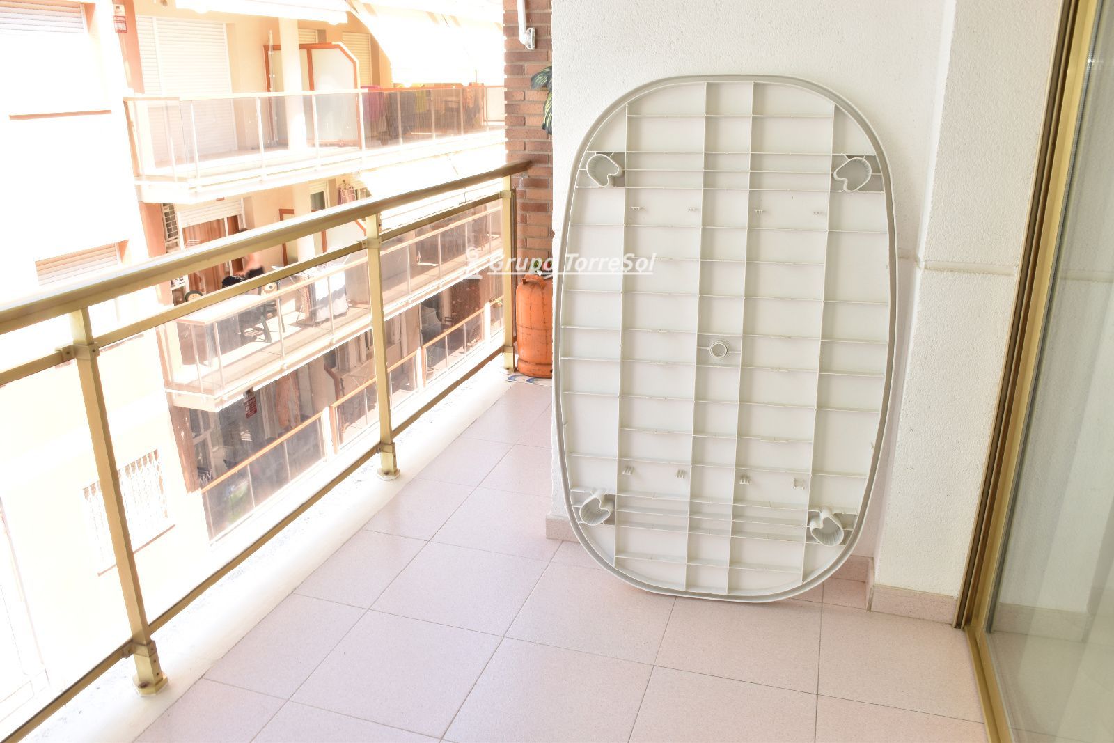 PISO CON PARKING ASCENSOR SEGUNDA LINEA EN CALAFELL