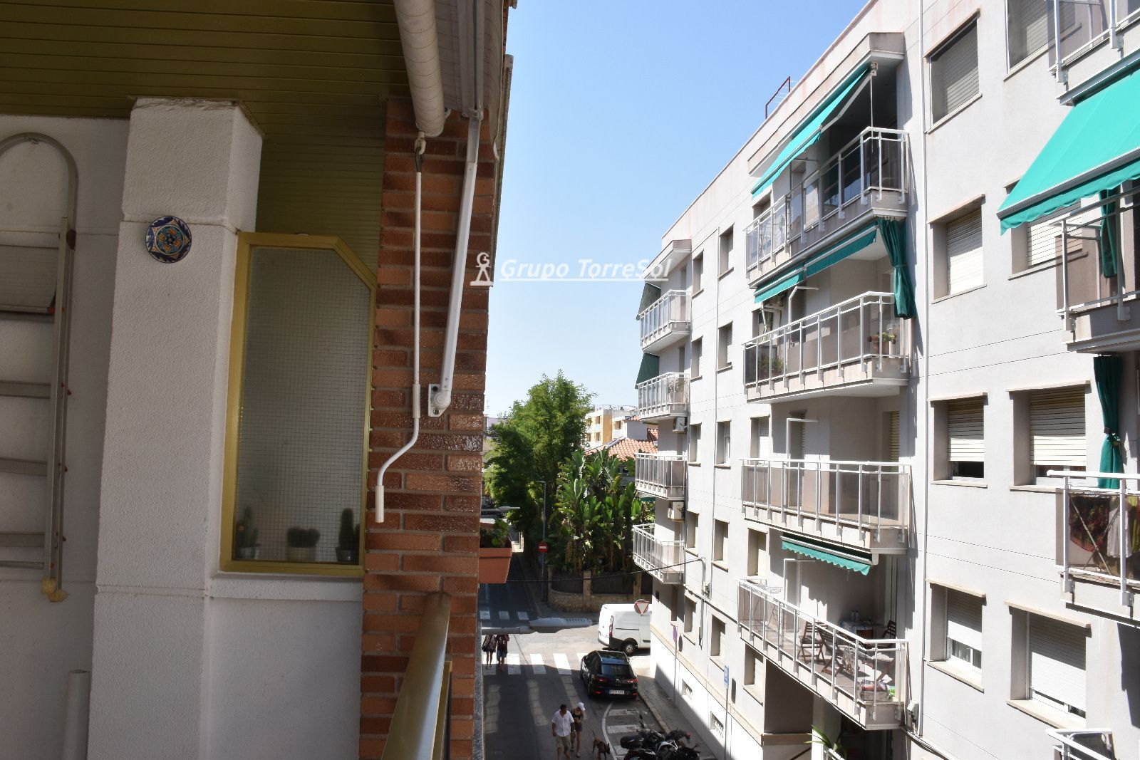 PISO CON PARKING ASCENSOR SEGUNDA LINEA EN CALAFELL