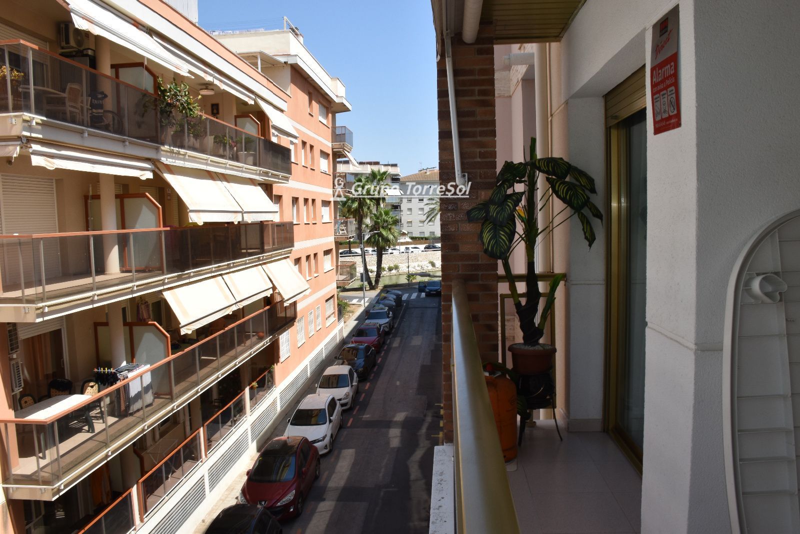 PISO CON PARKING ASCENSOR SEGUNDA LINEA EN CALAFELL