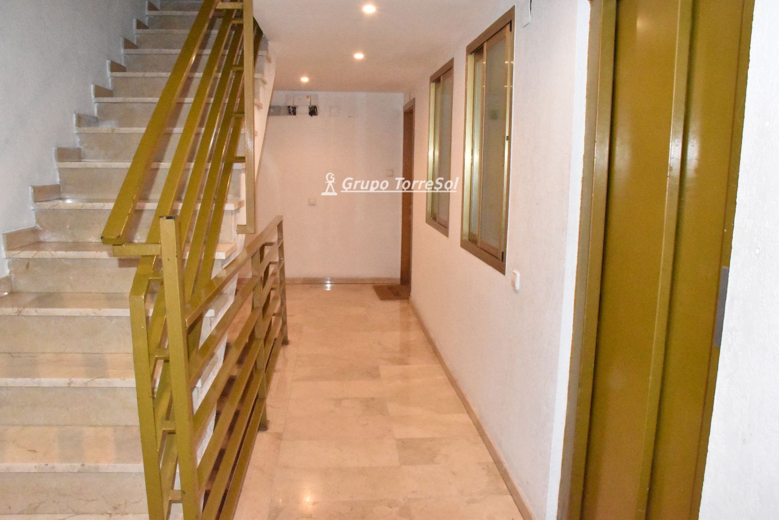 PISO CON PARKING ASCENSOR SEGUNDA LINEA EN CALAFELL
