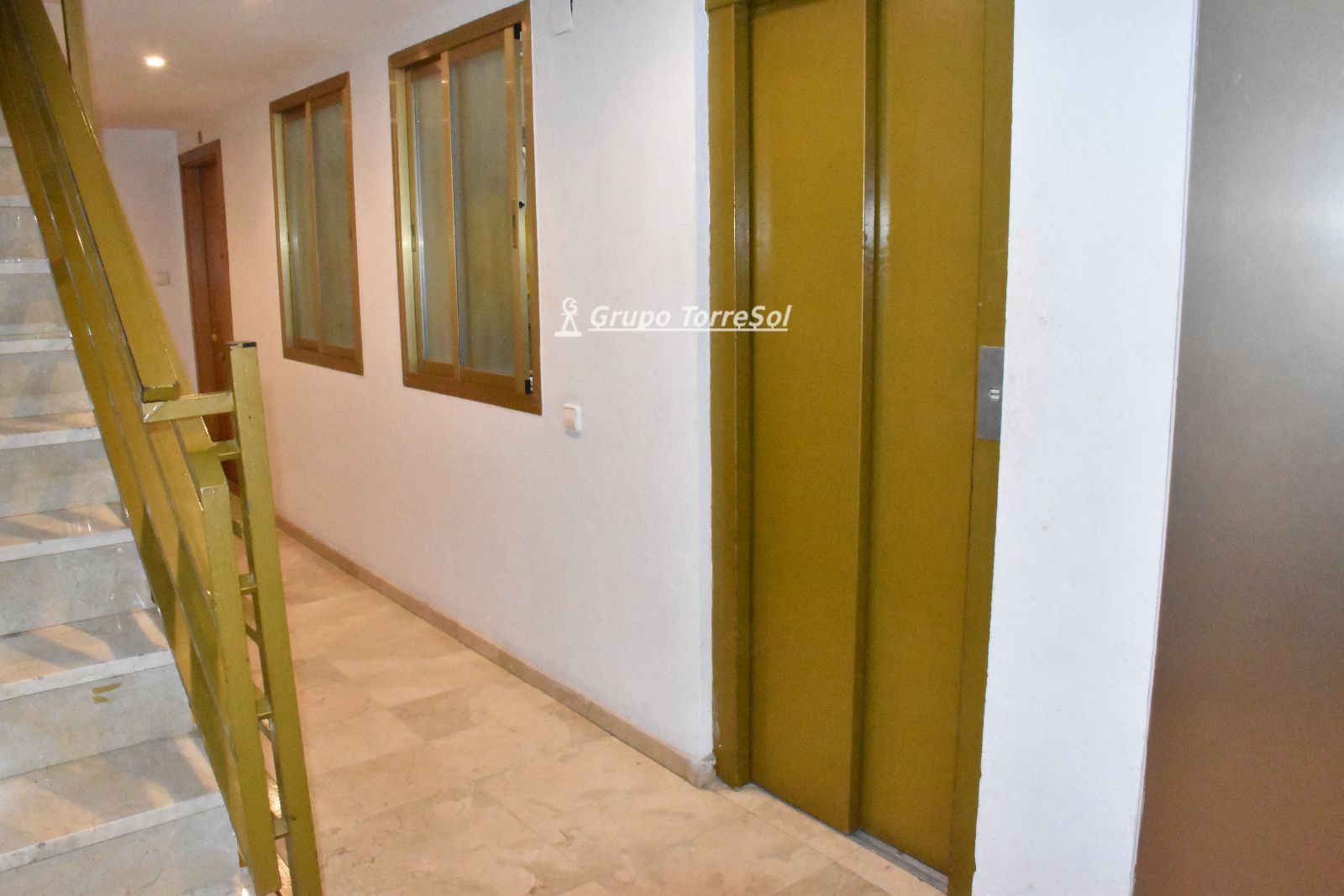 PISO CON PARKING ASCENSOR SEGUNDA LINEA EN CALAFELL