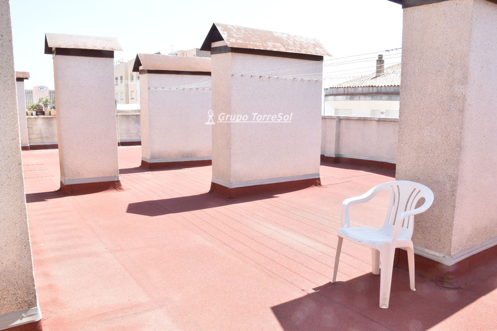 PISO CON PARKING ASCENSOR SEGUNDA LINEA EN CALAFELL